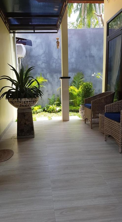 Hotel Mias Jungle House à Lovina Beach Extérieur photo