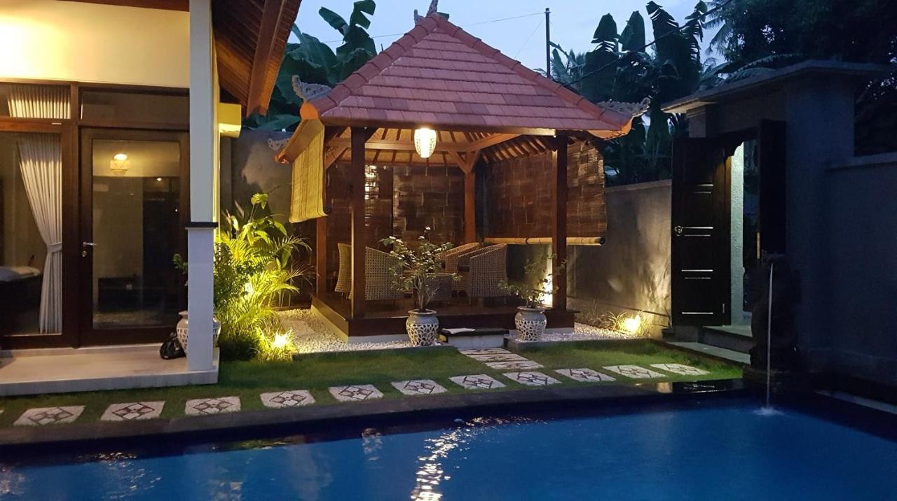 Hotel Mias Jungle House à Lovina Beach Extérieur photo