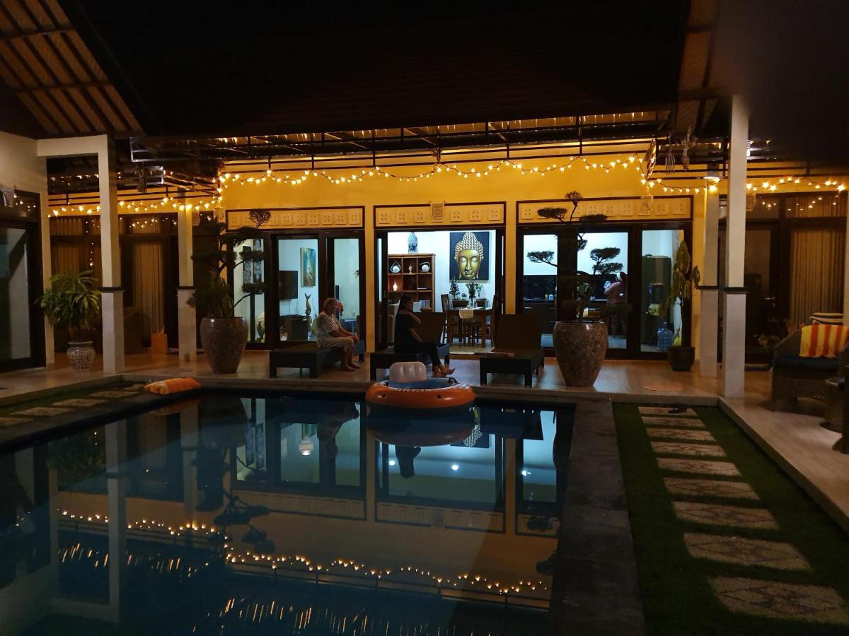 Hotel Mias Jungle House à Lovina Beach Extérieur photo