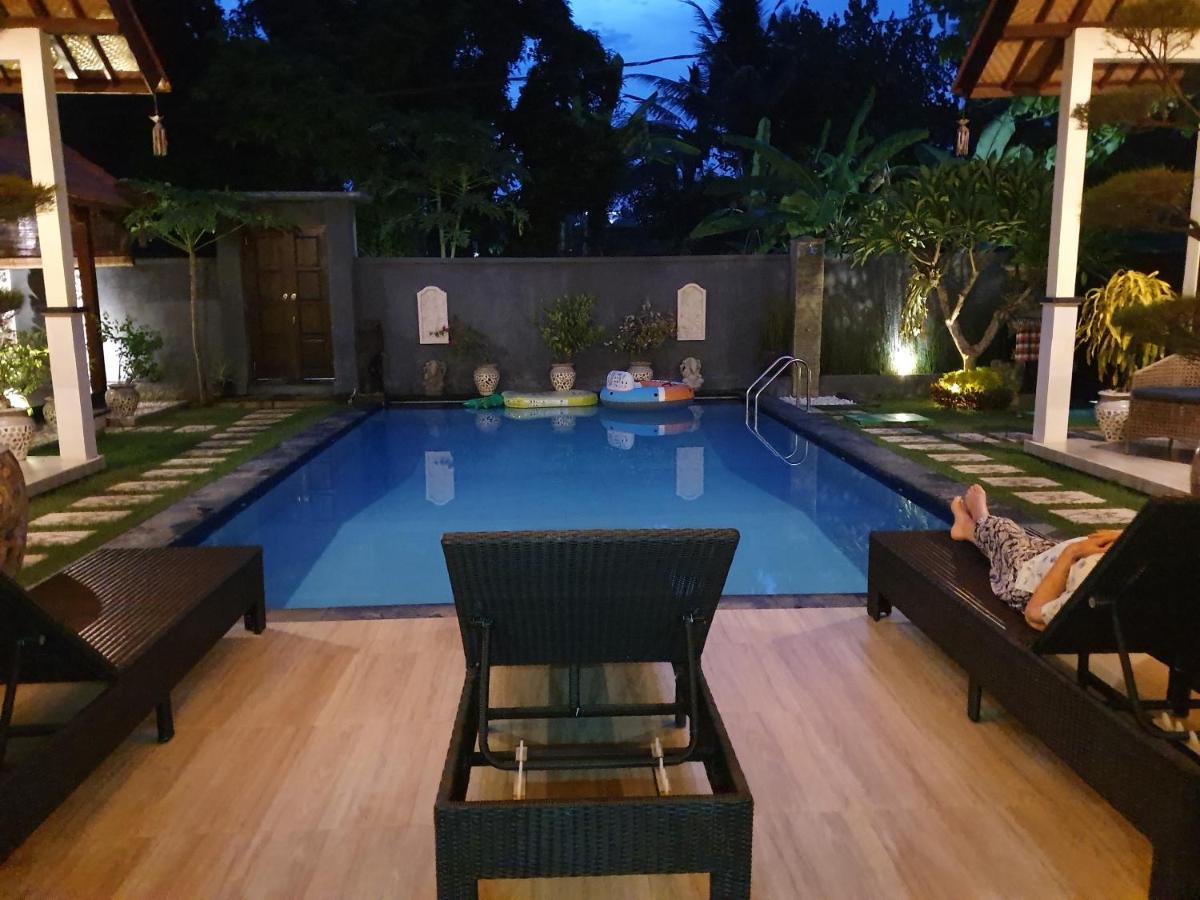Hotel Mias Jungle House à Lovina Beach Extérieur photo