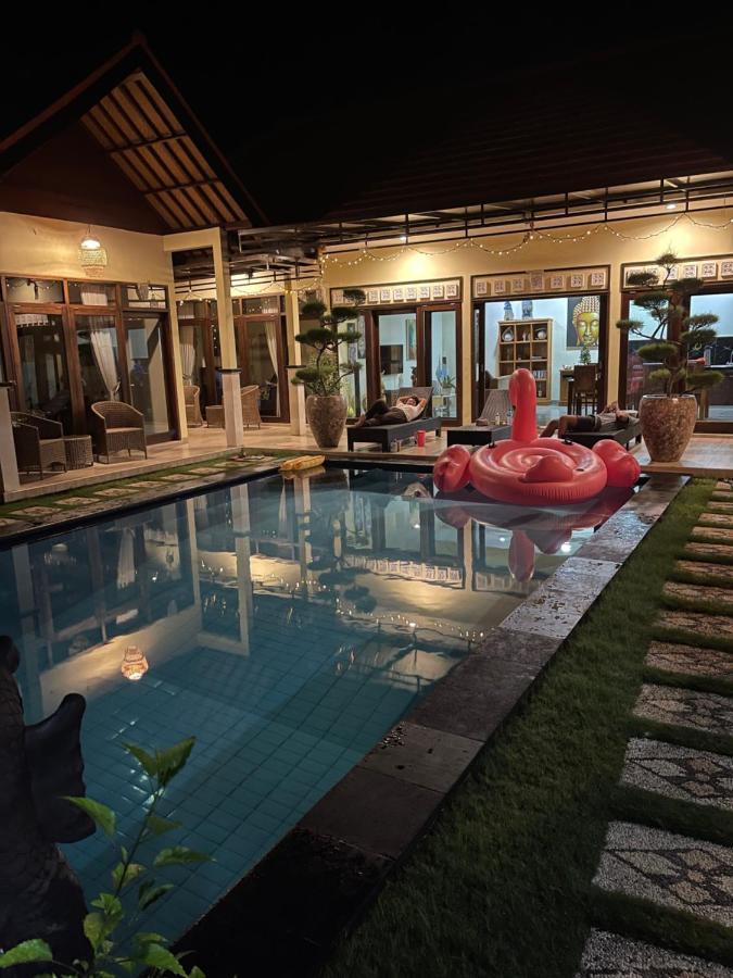 Hotel Mias Jungle House à Lovina Beach Extérieur photo