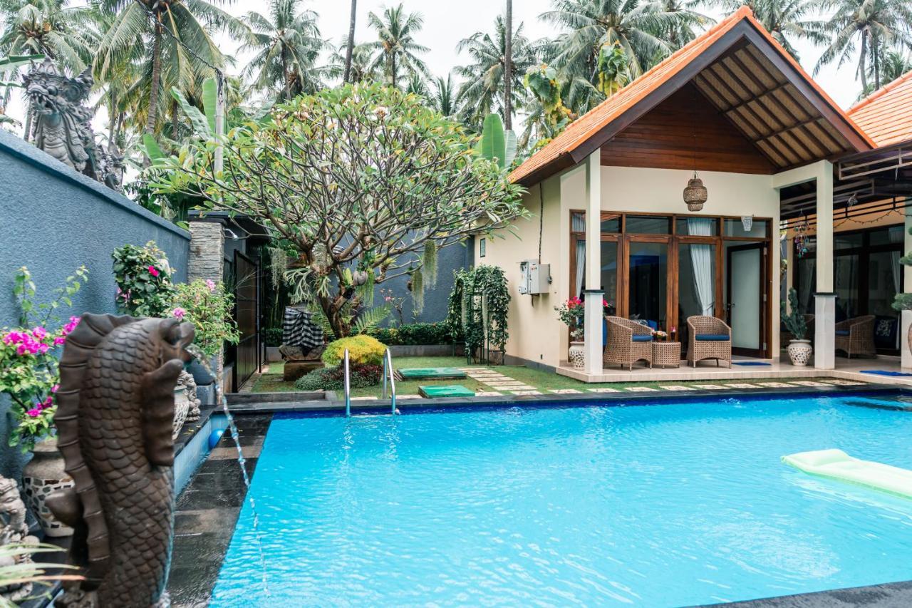 Hotel Mias Jungle House à Lovina Beach Extérieur photo