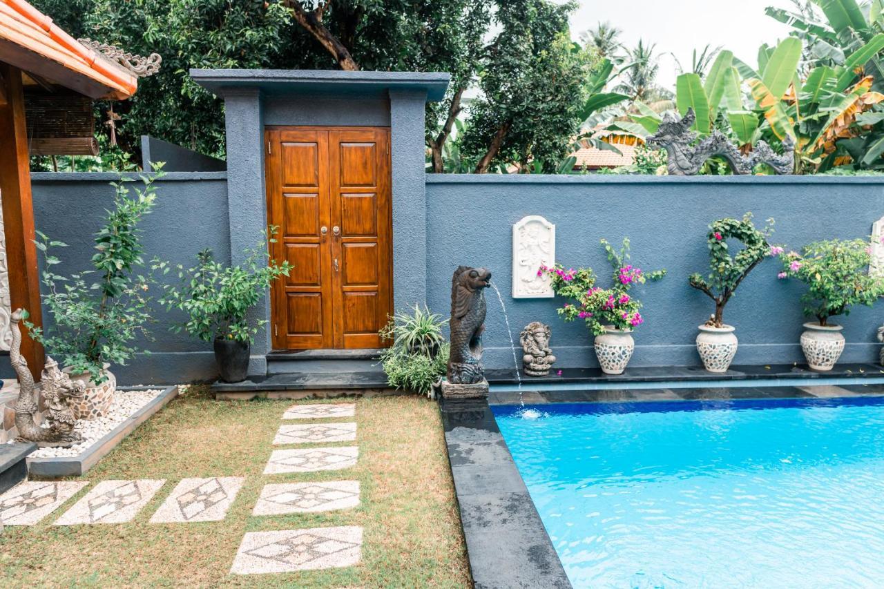 Hotel Mias Jungle House à Lovina Beach Extérieur photo